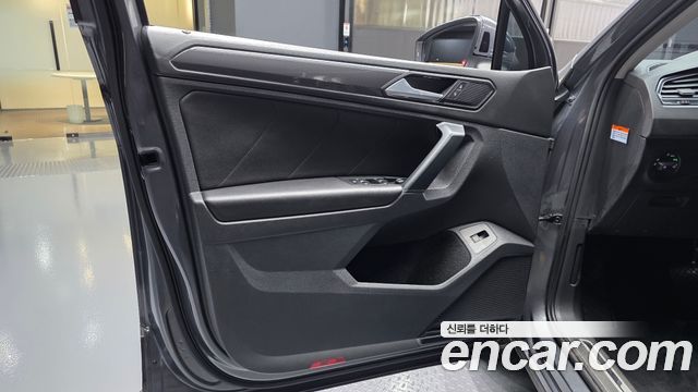 Volkswagen Tiguan 2020 — photo 14