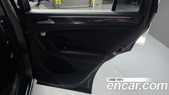 Volkswagen Tiguan 2020 — photo 15