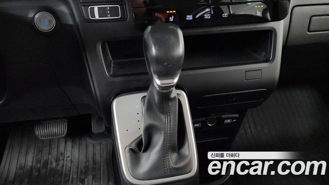 Hyundai Staria 2022 — photo 12