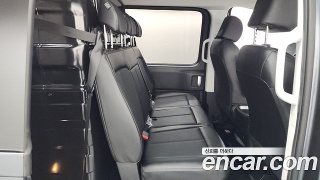 Hyundai Staria 2022 — photo 17