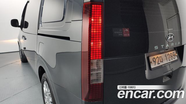 Hyundai Staria 2022 — photo 9
