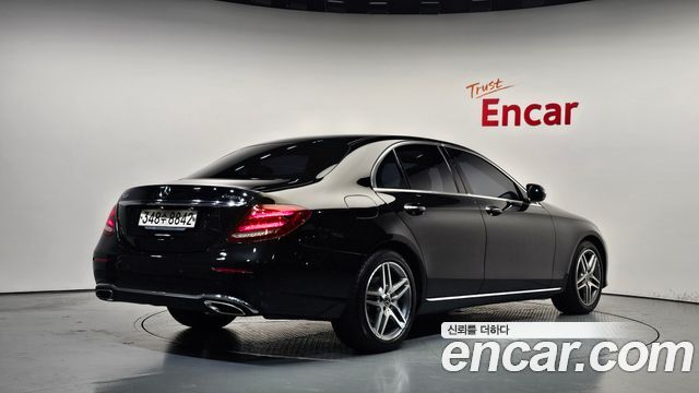 Mercedes-Benz E-Class 2018 — photo 2