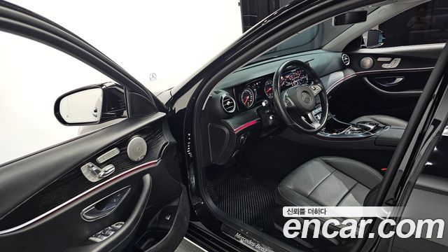 Mercedes-Benz E-Class 2018 — photo 10