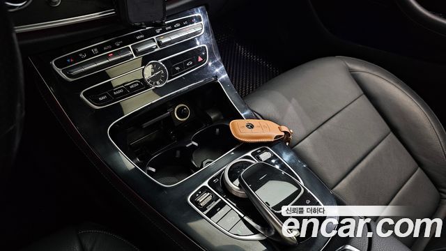 Mercedes-Benz E-Class 2018 — photo 16