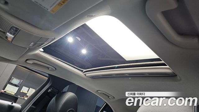 Mercedes-Benz E-Class 2018 — photo 17