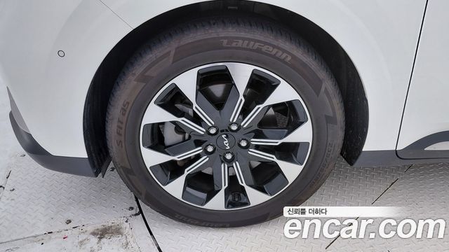 Kia Canival 2023 — photo 5