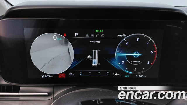 Kia Canival 2023 — photo 8