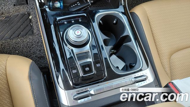 Kia Canival 2023 — photo 9