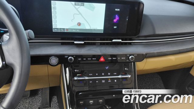 Kia Canival 2023 — photo 12