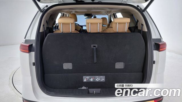 Kia Canival 2023 — photo 16