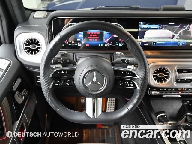 Mercedes-Benz G-Class 2025 — photo 13