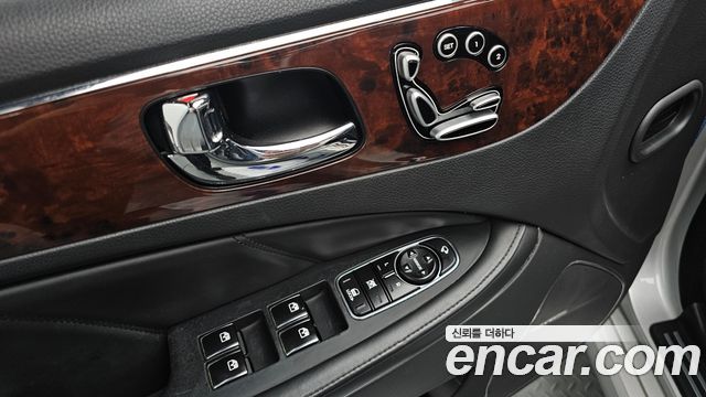 Hyundai Equus 2010 — photo 16