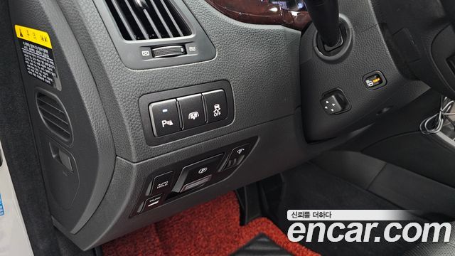 Hyundai Equus 2010 — photo 17