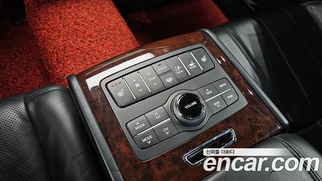 Hyundai Equus 2010 — photo 18