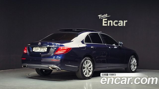 Mercedes-Benz E-Class 2019 — photo 2