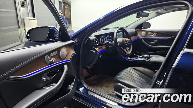 Mercedes-Benz E-Class 2019 — photo 10