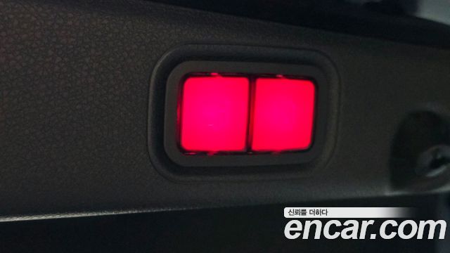 Mercedes-Benz E-Class 2019 — photo 18