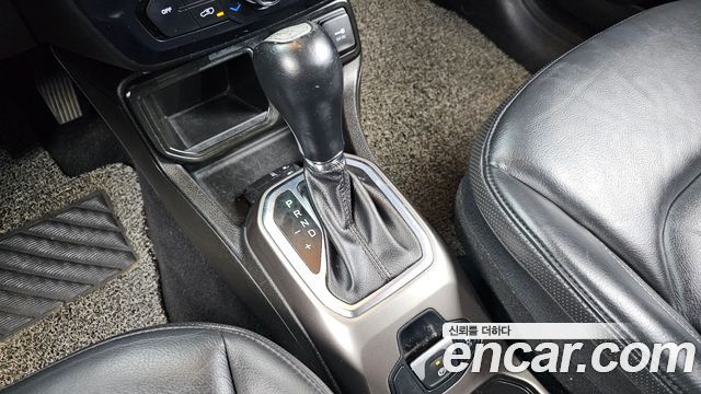 Jeep Renegade 2019 — photo 9