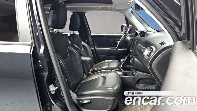 Jeep Renegade 2019 — photo 11