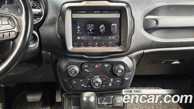 Jeep Renegade 2019 — photo 14