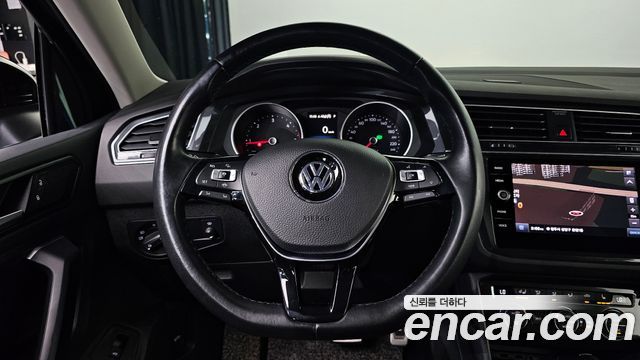 Volkswagen Tiguan 2020 — photo 13