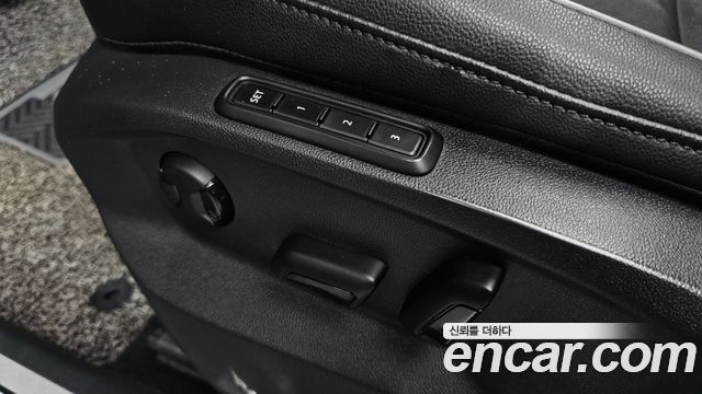 Volkswagen Tiguan 2020 — photo 17
