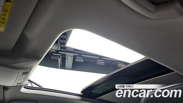 Volkswagen Tiguan 2020 — photo 18