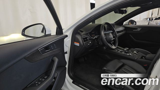 Audi A4 2019 — photo 13