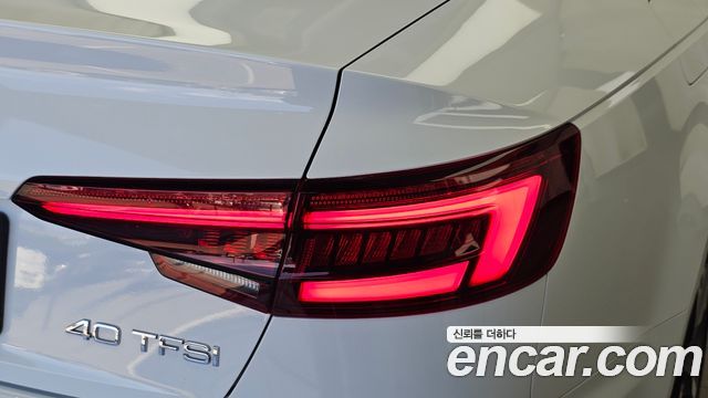 Audi A4 2019 — photo 9