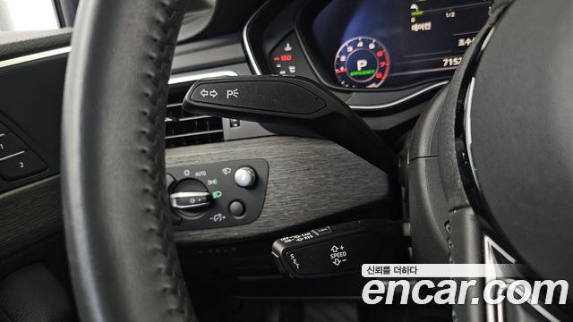 Audi A4 2019 — photo 28