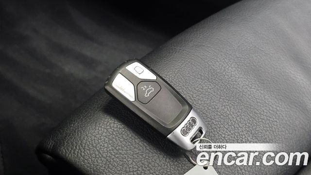 Audi A4 2019 — photo 30