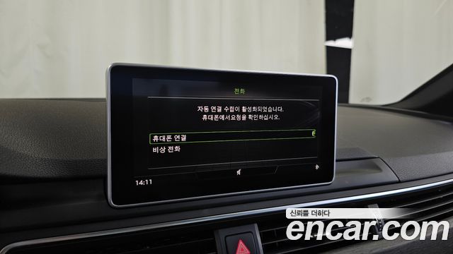 Audi A4 2019 — photo 31
