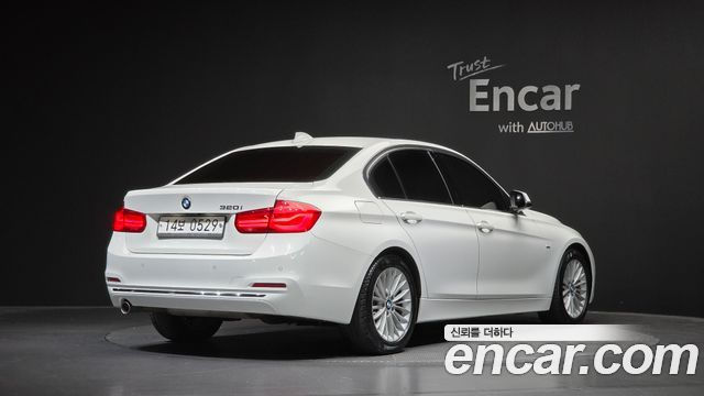 BMW 3-Series 2016 — photo 2