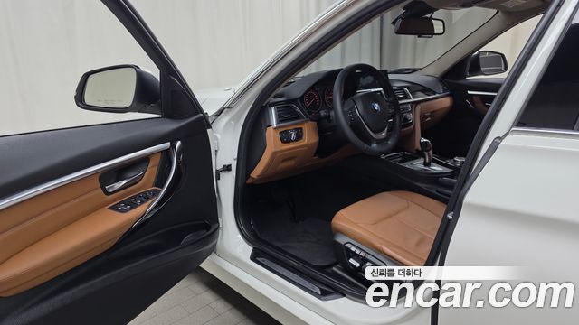 BMW 3-Series 2016 — photo 10