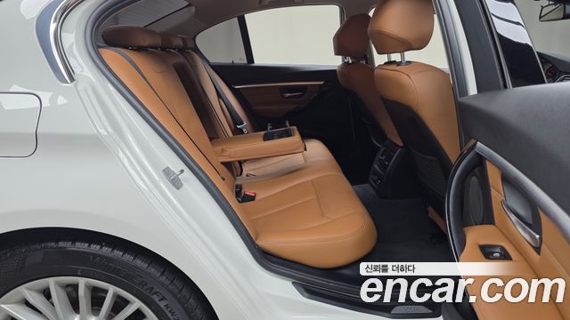 BMW 3-Series 2016 — photo 12