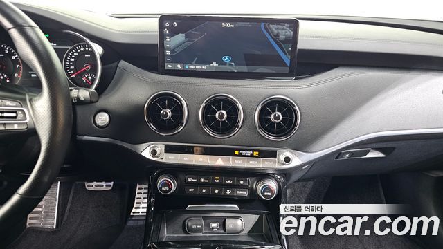 Kia Stinger 2021 — photo 18