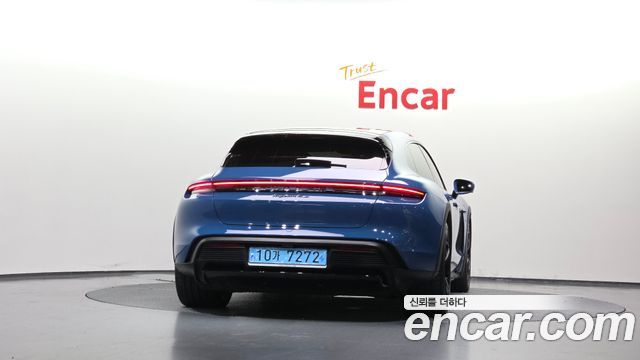 Porsche Taycan 2023 — photo 4