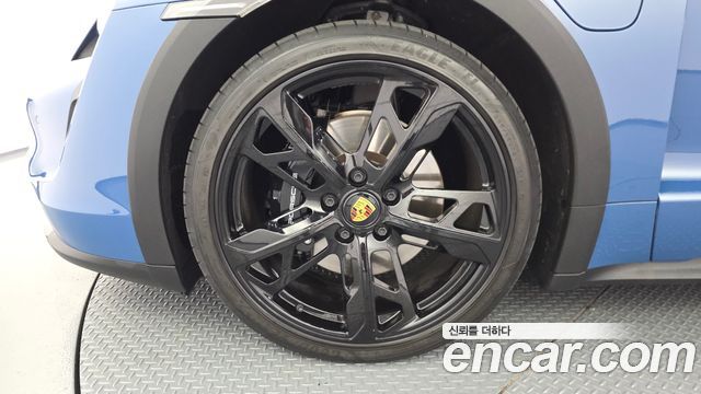 Porsche Taycan 2023 — photo 5
