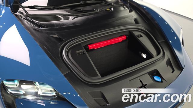 Porsche Taycan 2023 — photo 6