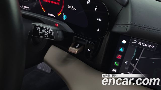 Porsche Taycan 2023 — photo 12