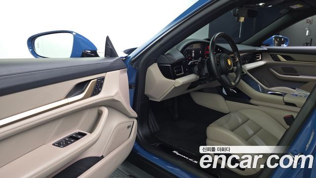 Porsche Taycan 2023 — photo 13