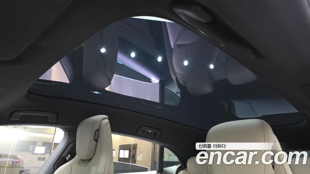 Porsche Taycan 2023 — photo 25