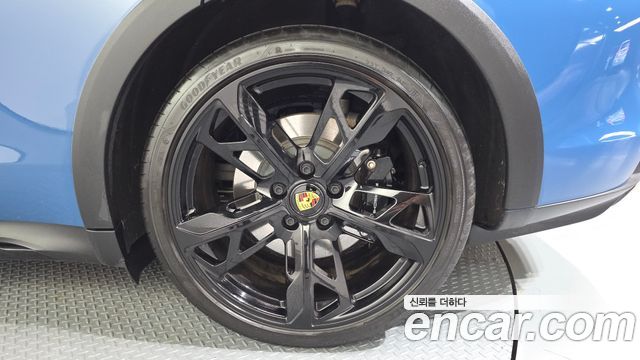 Porsche Taycan 2023 — photo 7