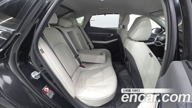 Hyundai Sonata 2022 — photo 11