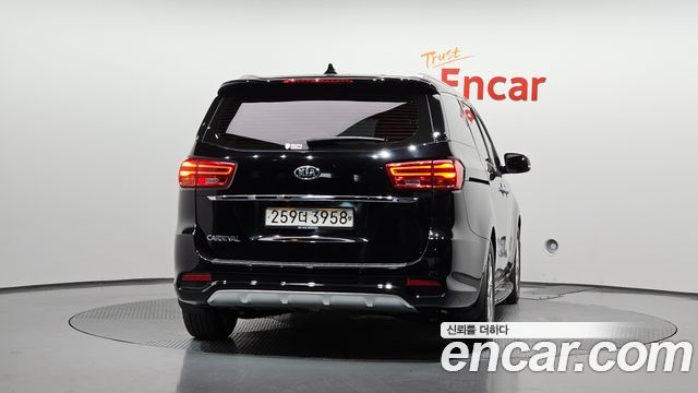 Kia Canival 2020 — photo 4