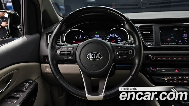 Kia Canival 2020 — photo 13