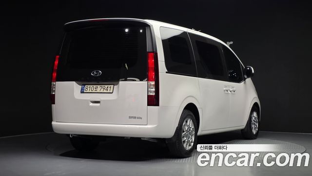 Hyundai Staria 2024 — photo 2