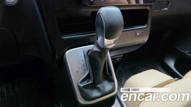 Hyundai Staria 2024 — photo 12