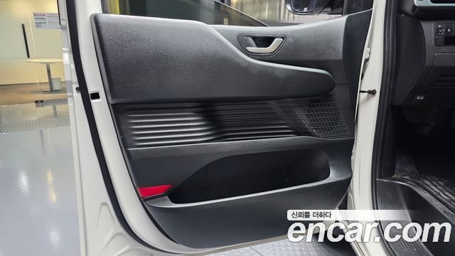 Hyundai Staria 2024 — photo 14