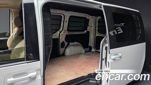 Hyundai Staria 2024 — photo 16